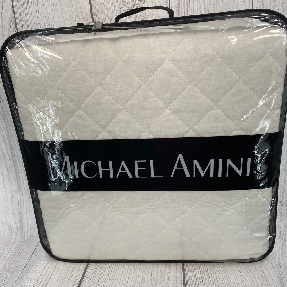 Michael Amini Oslo Quilt Set Queen White 5pc Linen Diamond Quilted Textured